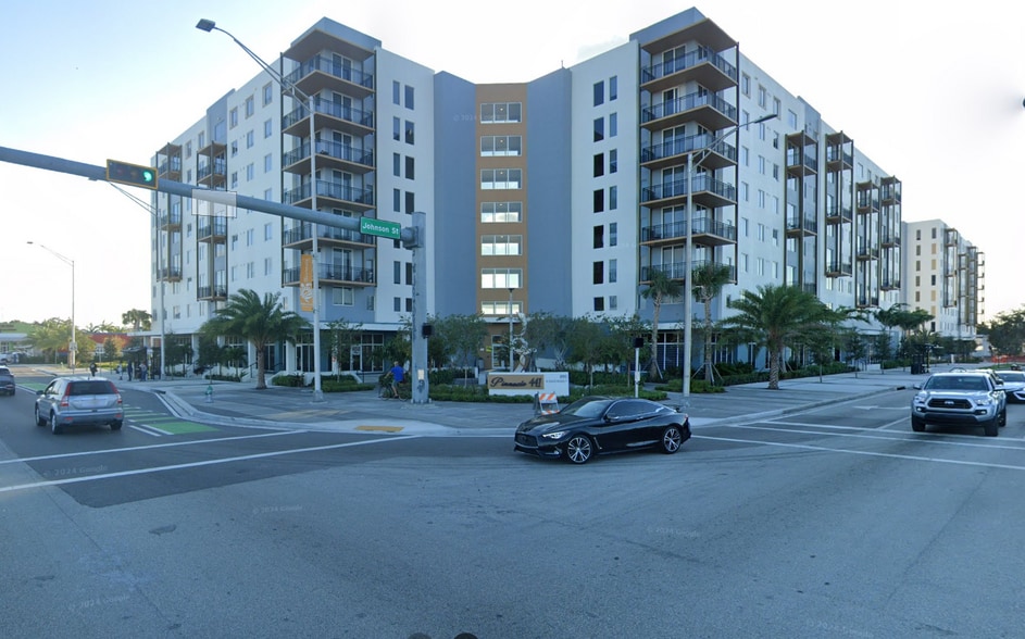 890 N State Road 7, Hollywood, FL à louer - Photo de l’immeuble – Image 3 sur 6