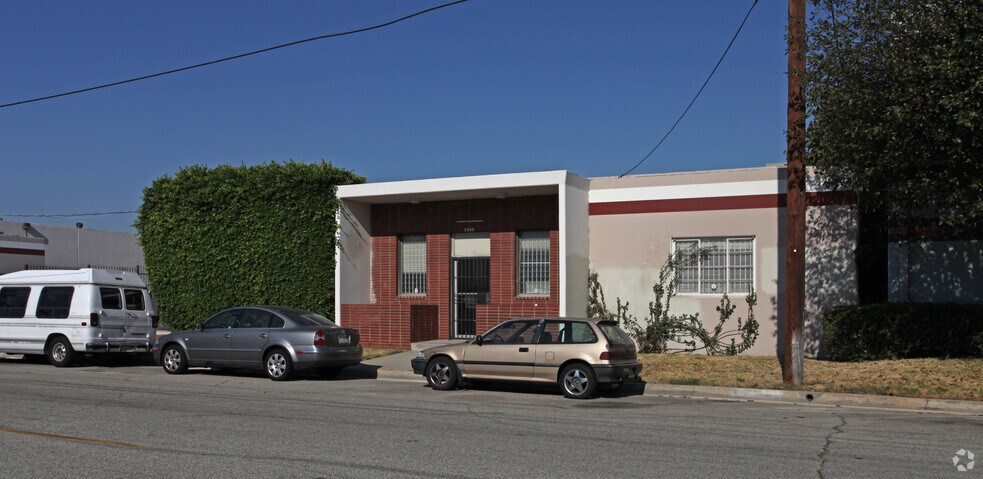 2909 Tanager Ave, Commerce, CA à louer - Photo de l’immeuble – Image 2 sur 5
