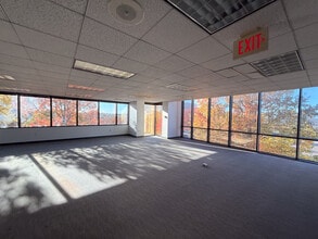 730 Holiday Dr, Pittsburgh, PA à louer Photo intérieure– Image 1 sur 16