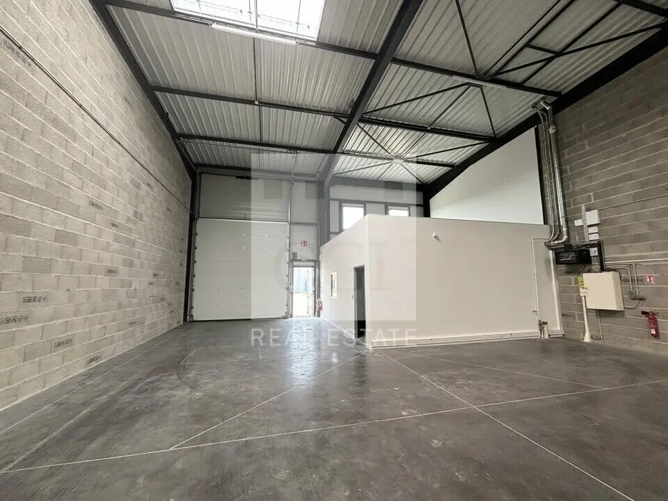 Local d’activités dans Corbas à louer Photo de l’immeuble– Image 1 sur 3