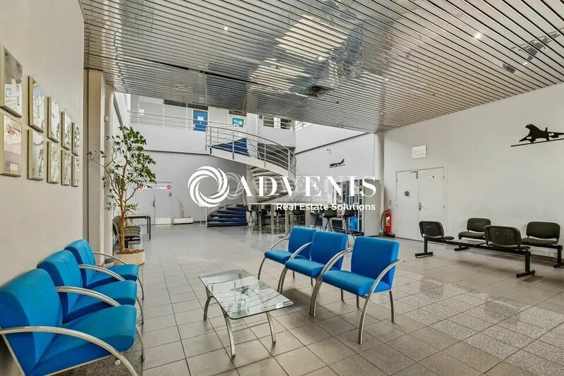 Bureau dans Villepinte à vendre - Photo de l’immeuble – Image 2 sur 10