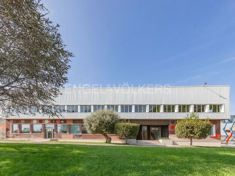 Bureau dans Sant Quirze del Vallès, Barcelona à louer - Photo de l’immeuble – Image 1 sur 3