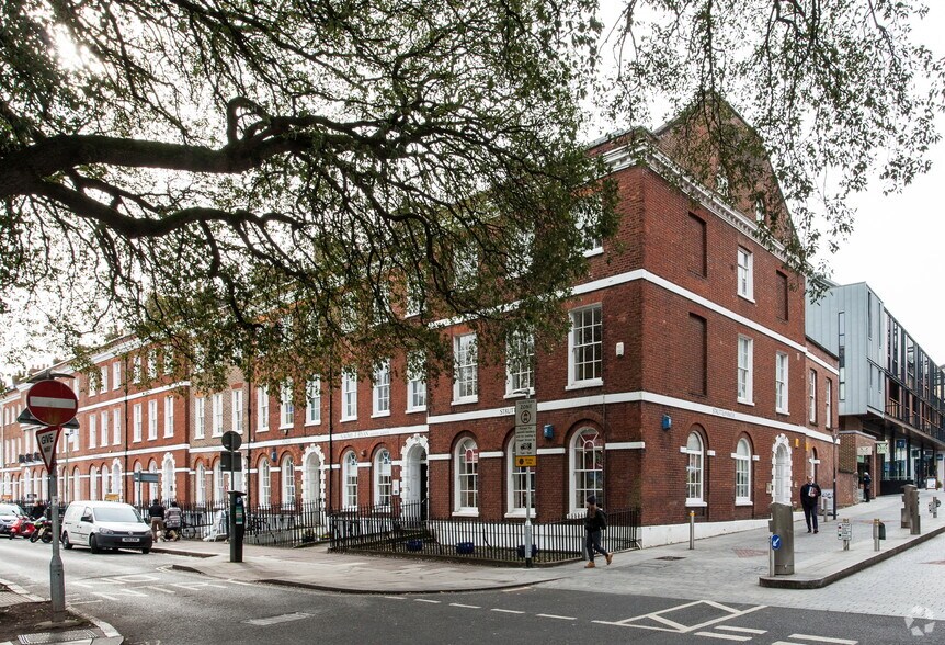 23 Southernhay W, Exeter à louer - Photo de l’immeuble – Image 2 sur 14