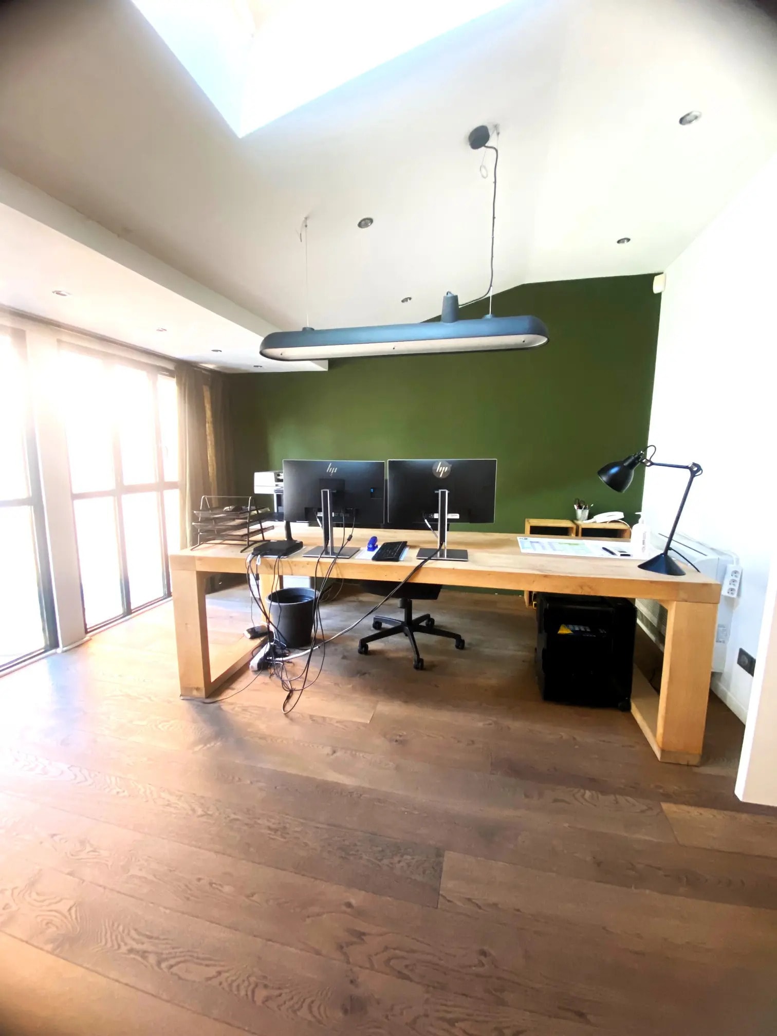 Bureau dans CHAMPAGNE-AU-MONT-D'OR à vendre Photo intérieure– Image 1 sur 7