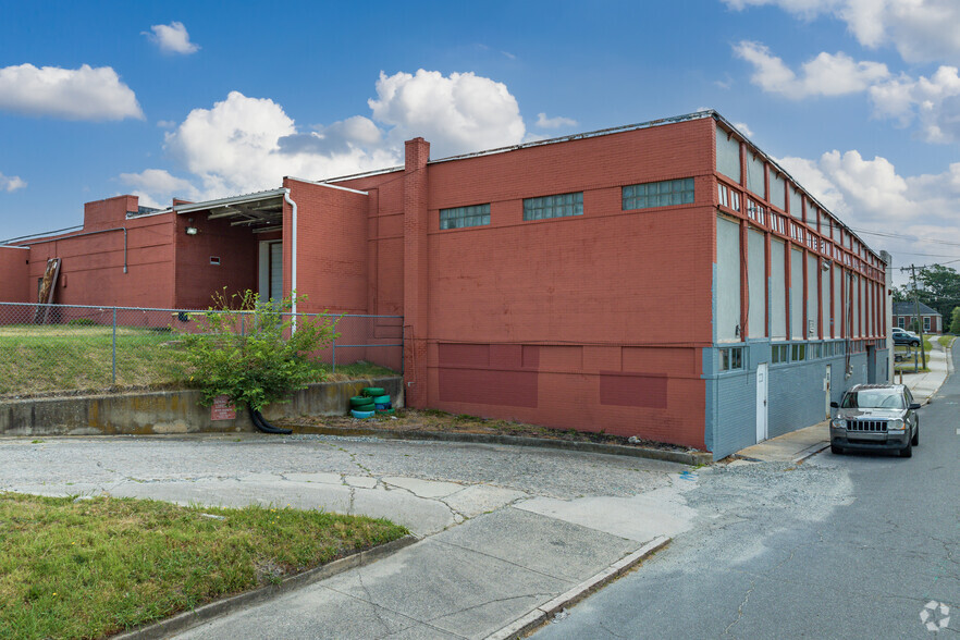 517 Medley St, Greensboro, NC à louer - Photo de l’immeuble – Image 1 sur 10