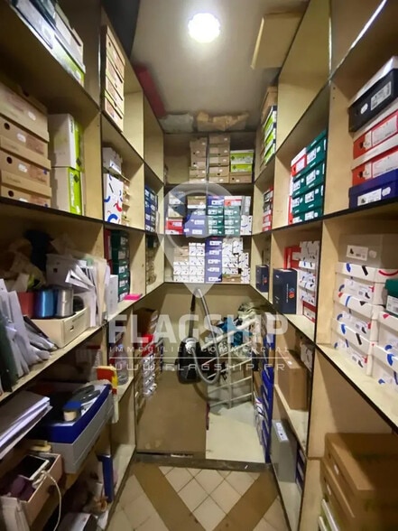 Local commercial dans Paris à louer - Photo intérieure – Image 2 sur 5