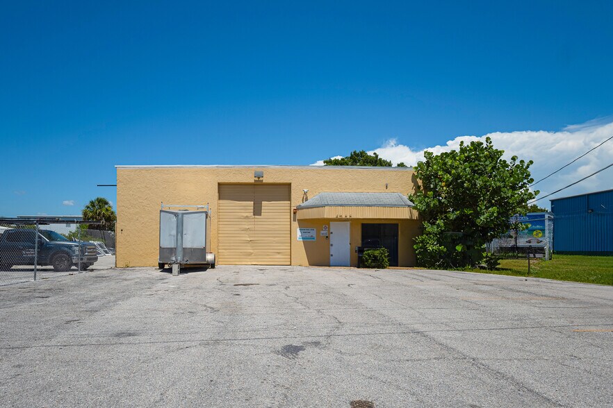4400 Middle Ave, Sarasota, FL à vendre - Photo de l’immeuble – Image 1 sur 12
