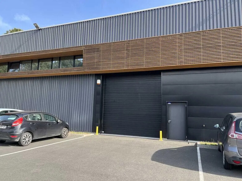 Local d’activités dans Mérignac à louer - Photo de l’immeuble – Image 1 sur 6