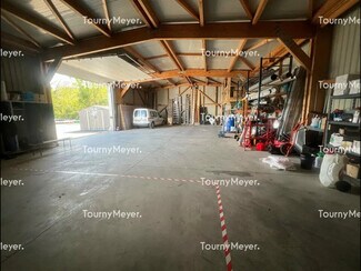 Plus de détails pour Local d'activités à louer