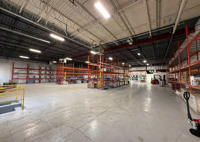 108 Woodbine Downs Blvd, Toronto, ON à louer Photo intérieure– Image 1 sur 6
