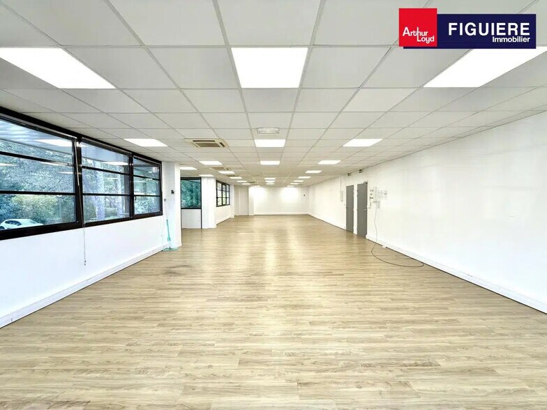 1330 Avenue Jean-René Guillibert Gautier De La Lauzière, Aix-en-Provence à louer - Photo de l’immeuble – Image 1 sur 18