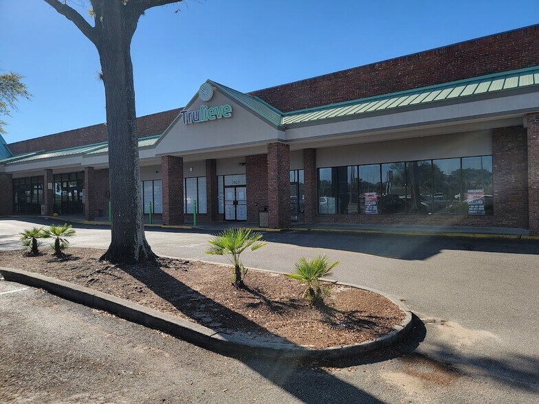 1925 SW College Rd, Ocala, FL à louer - Photo principale – Image 1 sur 8