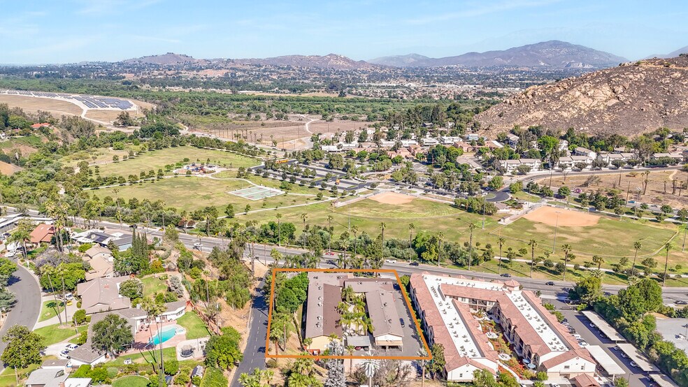 4830 Palm Ave, Riverside, CA à vendre - Photo de l’immeuble – Image 3 sur 8