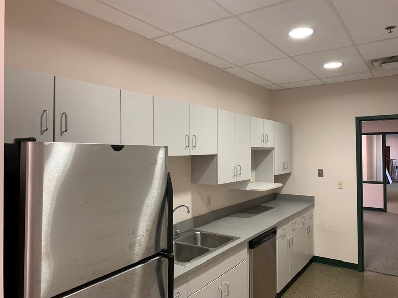 1 Veterans Way, Carnegie, PA à louer - Photo intérieure – Image 3 sur 10