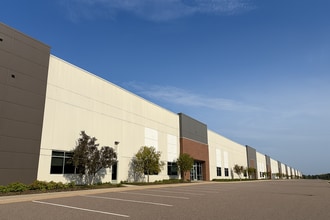 10401 Winnetka Ave N, Brooklyn Park, MN à louer Photo intérieure– Image 1 sur 5