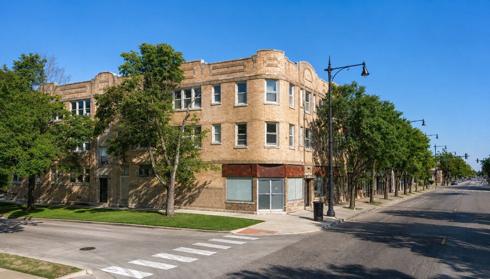 4519-4523 N Milwaukee Ave, Chicago, IL à louer - Photo de l’immeuble – Image 1 sur 17