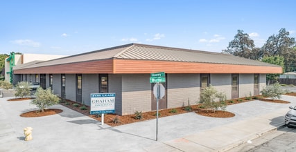 220 S Mooney Blvd, Visalia, CA à louer Photo intérieure– Image 1 sur 1