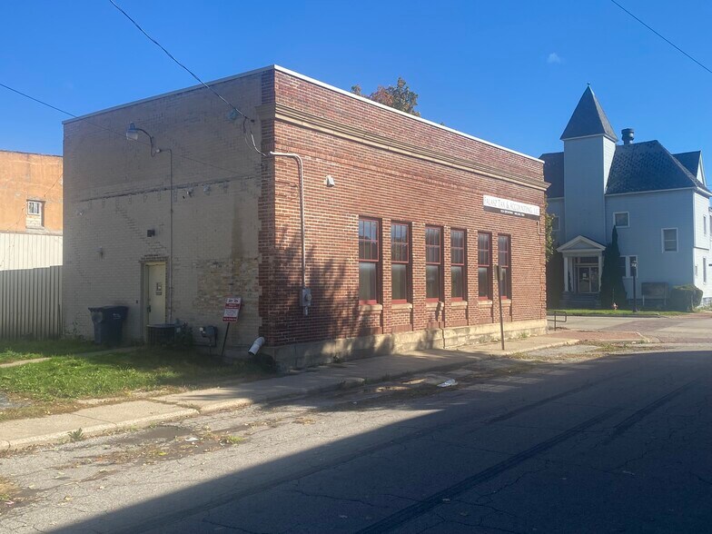 1624 Broadway St, Bay City, MI à vendre - Photo de l’immeuble – Image 3 sur 13