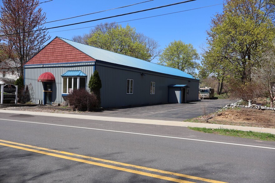 38 Hudson Ave, Delmar, NY à vendre - Photo de l’immeuble – Image 2 sur 5