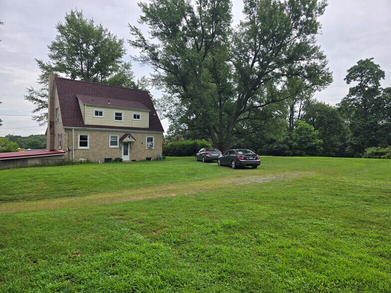 368 Pittsburgh Rd, Butler, PA à vendre - Photo principale – Image 1 sur 31