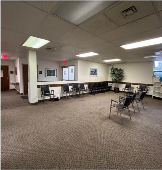 832 Mckinley Ave NW, Canton, OH à louer - Photo de l’immeuble – Image 3 sur 4