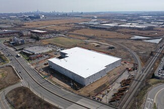 Plus de détails pour 990 Paterson Plank Rd, East Rutherford, NJ - Industriel/Logistique à louer