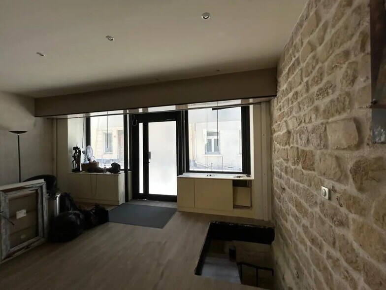 Local commercial dans Paris à louer - Photo de l’immeuble – Image 3 sur 7