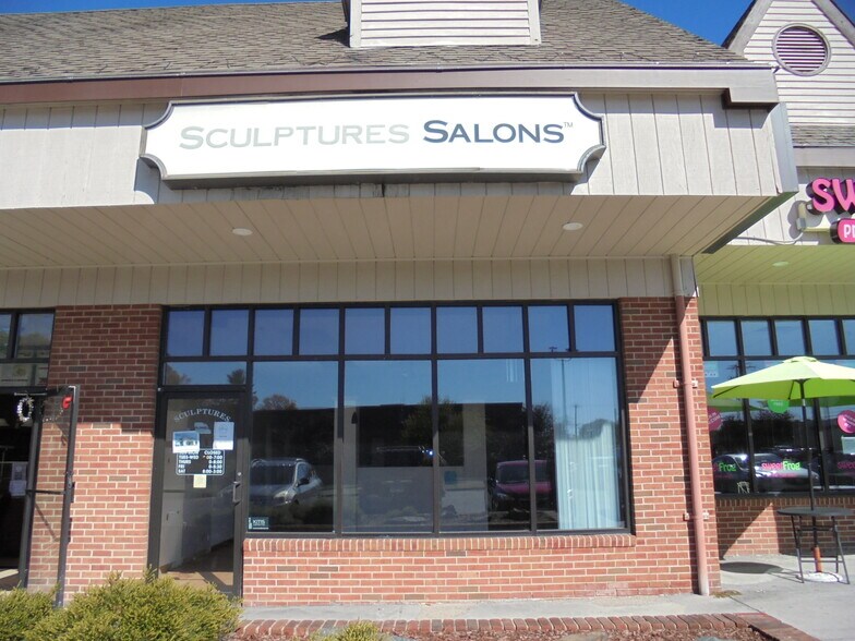 17 Farmington Ave, Plainville, CT à louer - Photo de l’immeuble – Image 3 sur 10