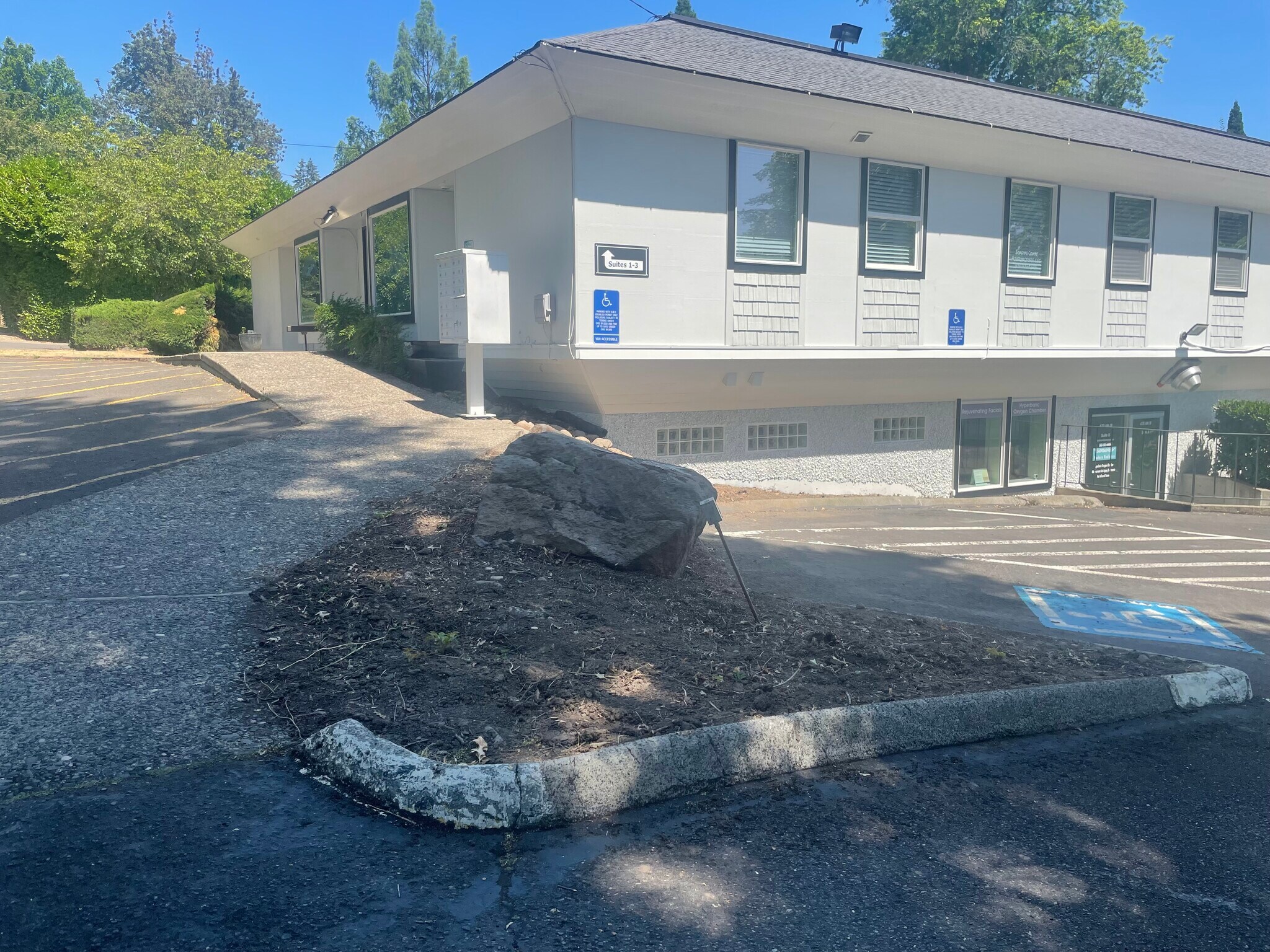 630 B Ave, Lake Oswego, OR à louer Photo de l’immeuble– Image 1 sur 5