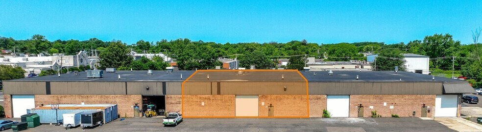 109 Pike Cir, Huntingdon Valley, PA à louer - Photo de l’immeuble – Image 2 sur 6