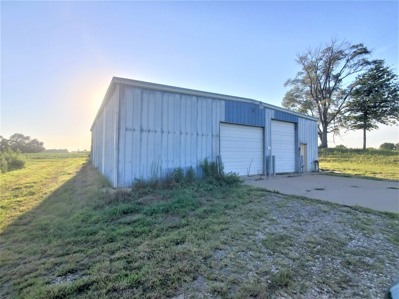 2300 NW Lower Silver Lake Rd, Topeka, KS à vendre - Photo de l’immeuble – Image 3 sur 11