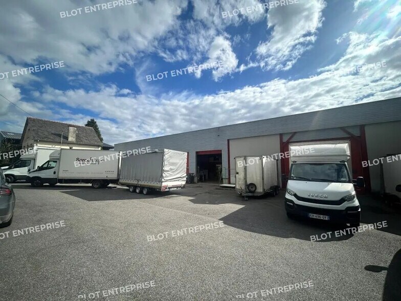Local d’activités dans Servon-sur-Vilaine à louer - Photo de l’immeuble – Image 2 sur 8