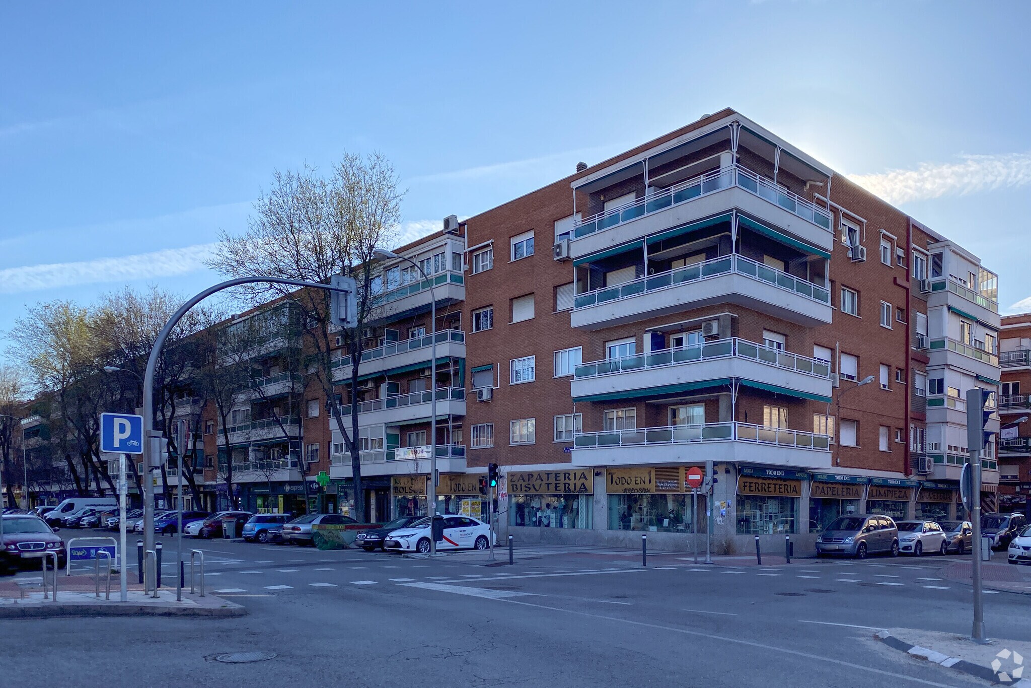 Local commercial dans Madrid, Madrid à louer Photo de l’immeuble– Image 1 sur 2