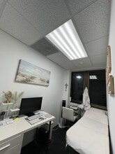 13701 SW 88th St, Miami, FL à louer Photo intérieure– Image 2 sur 2