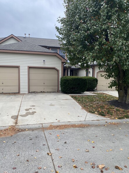 8576 Hague Rd, Indianapolis, IN à vendre - Photo principale – Image 1 sur 1
