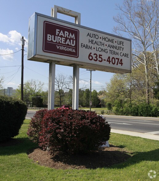 840 N Commerce Ave, Front Royal, VA à vendre - Photo de l’immeuble – Image 3 sur 3