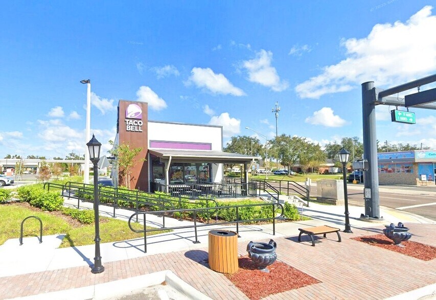 130 N Lake Shore Way, Lake Alfred, FL à vendre - Photo de l’immeuble – Image 1 sur 2
