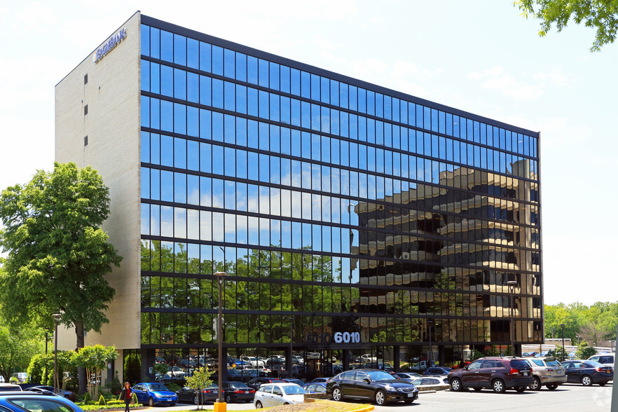 6010 Executive Blvd, Rockville, MD à louer - Photo de l’immeuble – Image 3 sur 5
