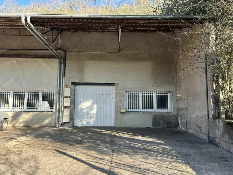 Local d'activités dans Clouange à vendre - Photo de l’immeuble – Image 1 sur 11