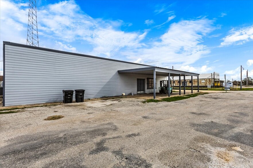 13081 State TX-172 South Hwy, La Ward, TX à vendre - Photo de l’immeuble – Image 3 sur 15