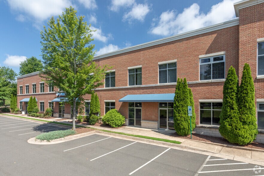 410 Rosedale Ct, Warrenton, VA à louer - Photo de l’immeuble – Image 2 sur 5