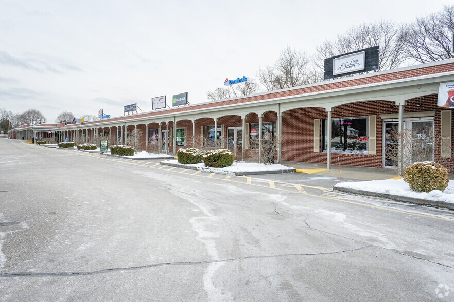 900 Victory Hwy, North Smithfield, RI à louer - Photo de l’immeuble – Image 2 sur 7