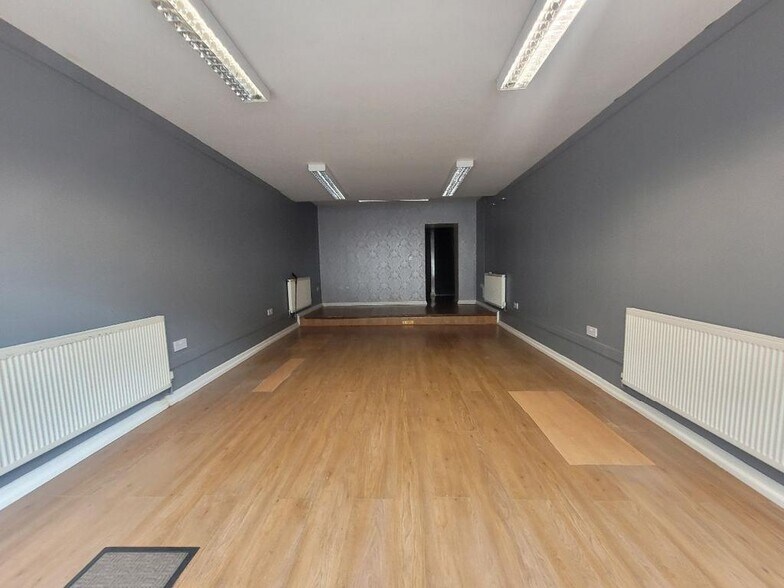 45-46 Beaufort St, Brynmawr à louer - Photo de l’immeuble – Image 2 sur 11