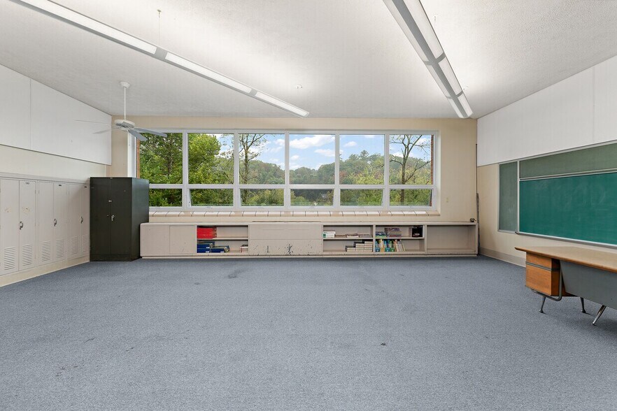 3953 Kirk Ave, Allison Park, PA à louer - Photo de l’immeuble – Image 3 sur 12