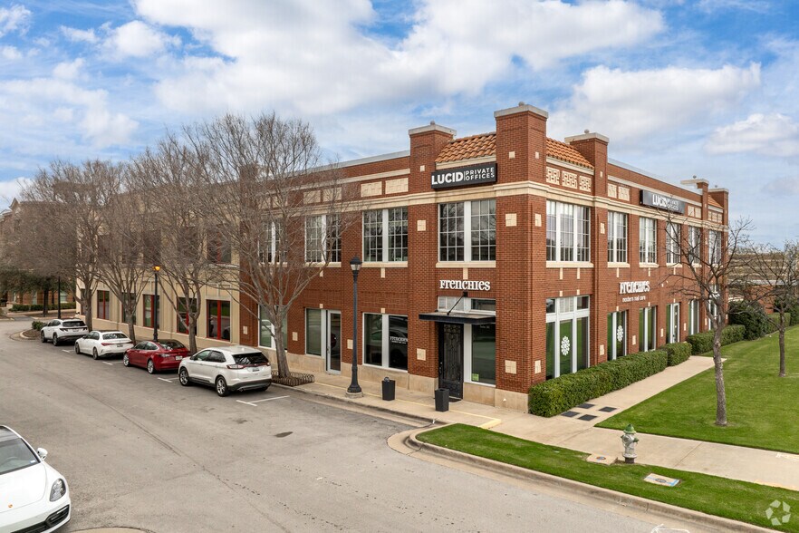 1560 E southlake Blvd, Southlake, TX à louer - Photo de l’immeuble – Image 3 sur 20