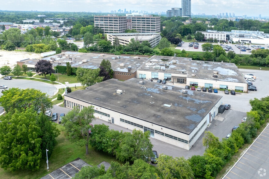 55 Gervais Dr, Toronto, ON à vendre - Aérien – Image 2 sur 2