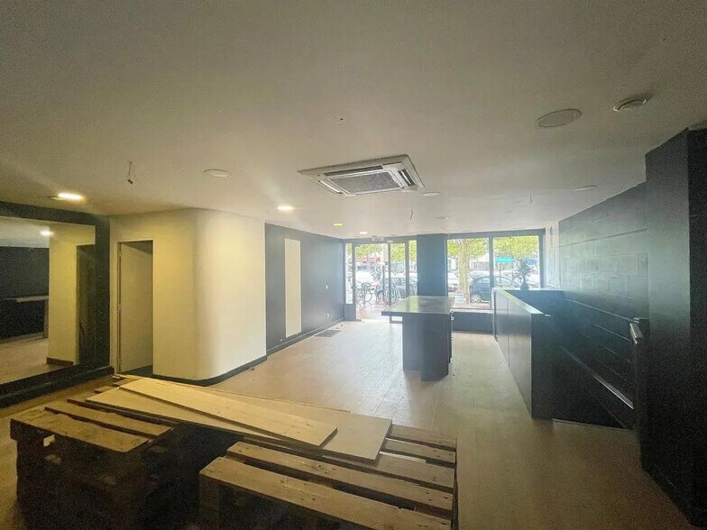 Local commercial dans Maisons-Laffitte à louer - Photo de l’immeuble – Image 3 sur 7