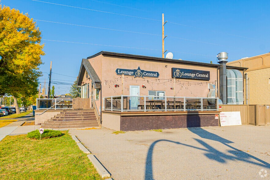 108 17th Ave NW, Calgary, AB à vendre - Photo de l’immeuble – Image 2 sur 2