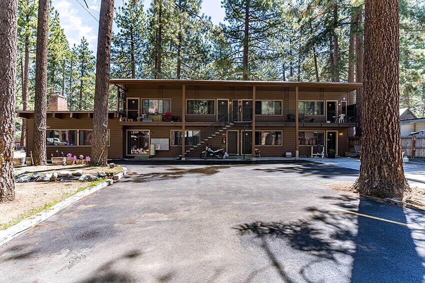 920 Alameda Ave, South Lake Tahoe, CA à vendre Photo de l’immeuble– Image 1 sur 18