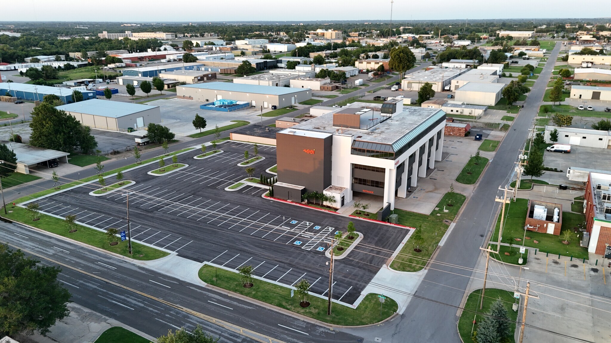 3812 N Santa Fe Ave, Oklahoma City, OK à louer Photo principale– Image 1 sur 7